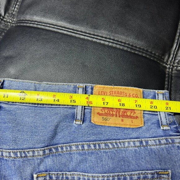 Levi's 560 Men's Tapered Leg Jeans Blue Denim Medium Wash 5-Pocket Design - Picture 8 of 9